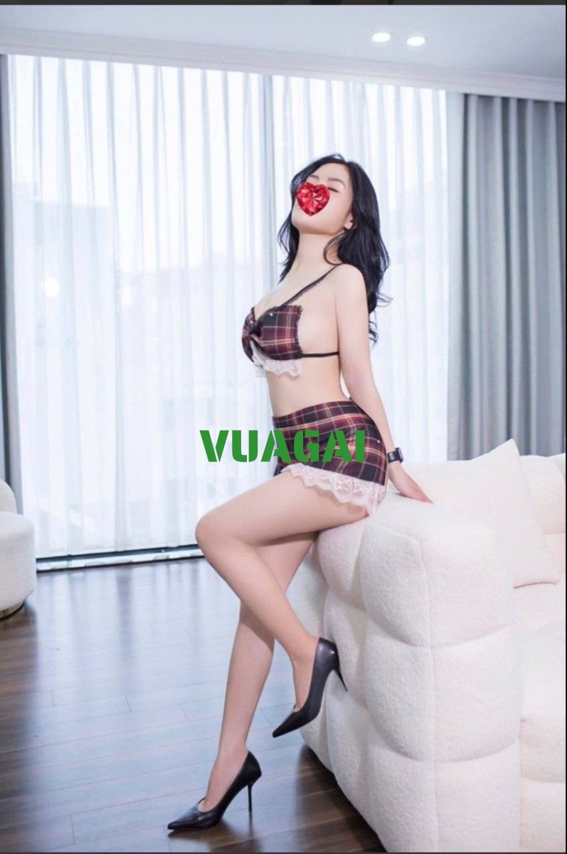 Linh Xinh - Mặt Xinh Dáng Đẹp -Ngực To Mông Mẩy – Làm Tình Chuẩn