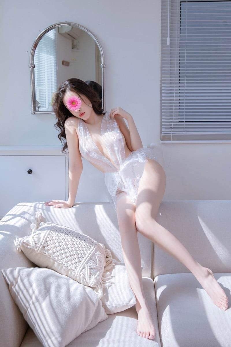 Mê Linh em gái bé bỏng. Làm tình siêu phê. Thích chịch đủ tư thế