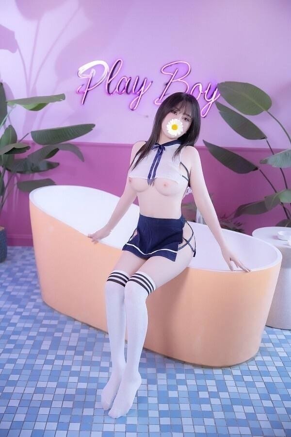 Thư Cherry - Siêu mẫu dáng đẹp, ngực to,làm tình cực sướng